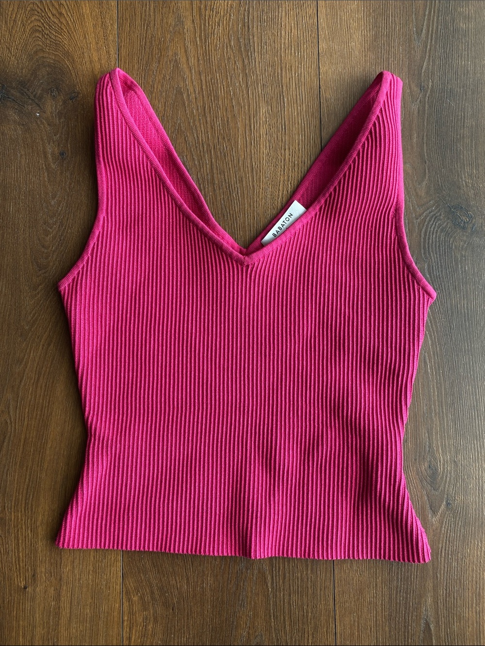 Babaton Sculpt Knit V-Neck Tank
Ribbed V-neck tank top Eros Pink Small